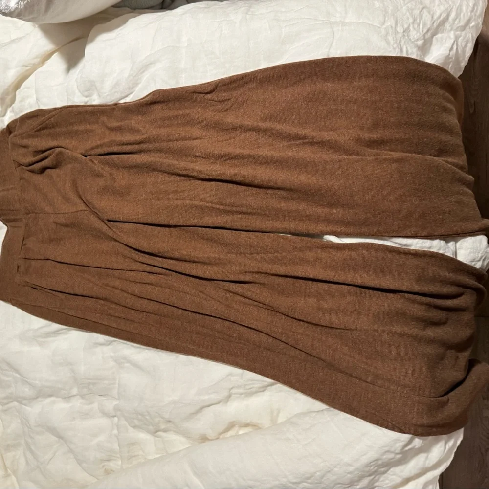 LESET Warm Tan Lauren pleated pocket pants - Picture 2 of 4